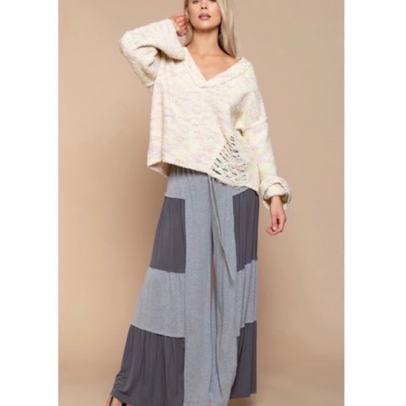 New! Sale 🔥POL Soft Beautiful Confetti Color V Neck Distressed Sweater - Picture 9 of 9